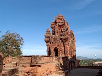 Hình ảnh Tháp Chàm POKLONG GIARAI